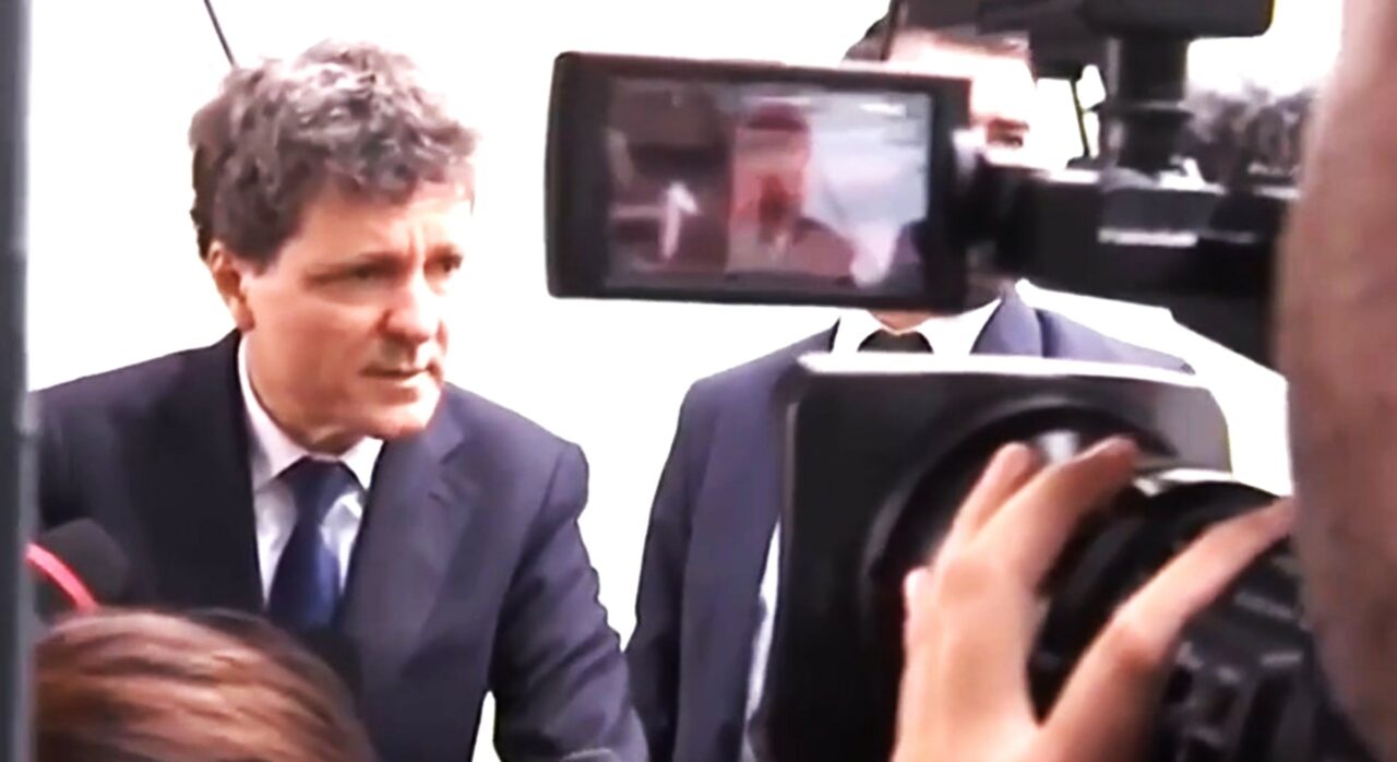 Nicușor Dan a ajuns la Galați, unde a vizitat victimele incidentului cu dronă. „Sunt niște oameni care au niște răni, dar nu sunt deloc grave, o să stea o săptămână, două”