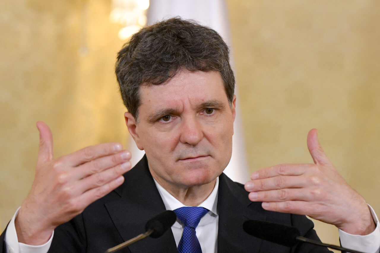 Nicușor Dan, după primele date oficiale despre evoluția economiei: „România are perspective economice bune”