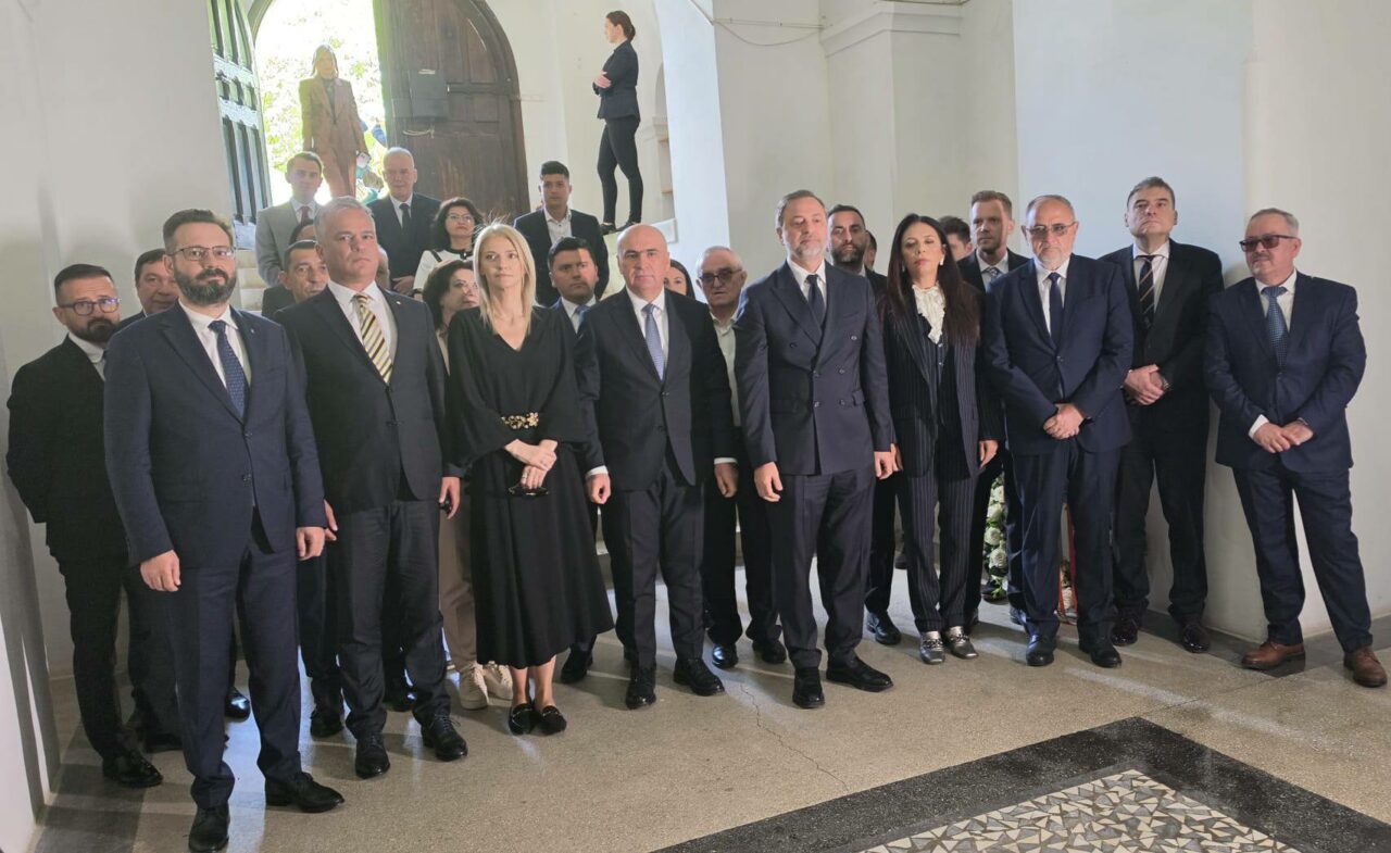 Bolojan a povestit cum fost abordat, la biserică, cu o replică veche de aproape 200 de ani: „Atât mi-a spus doamna”
