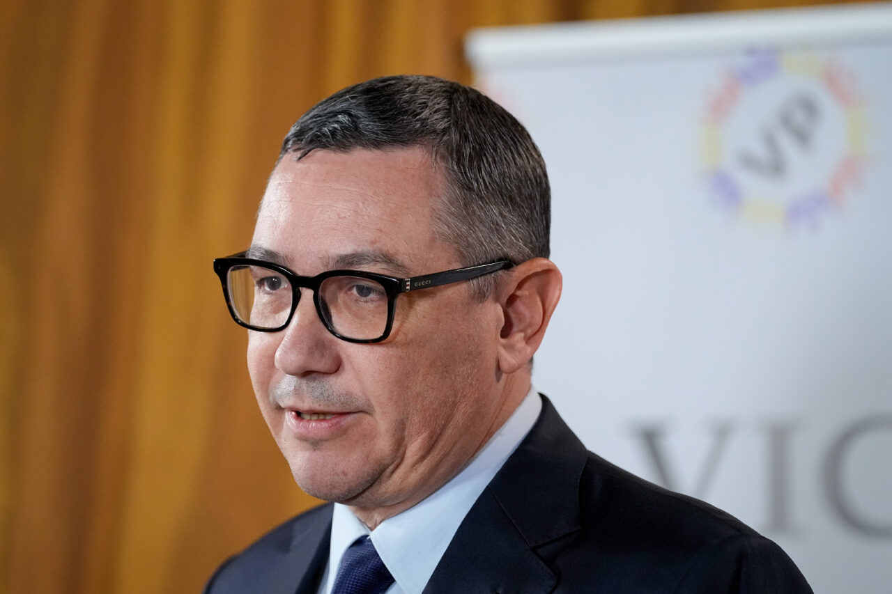 Victor Ponta, reacție după incidentele cu drone: „România e un sat fără câini, condus de proștii satului”