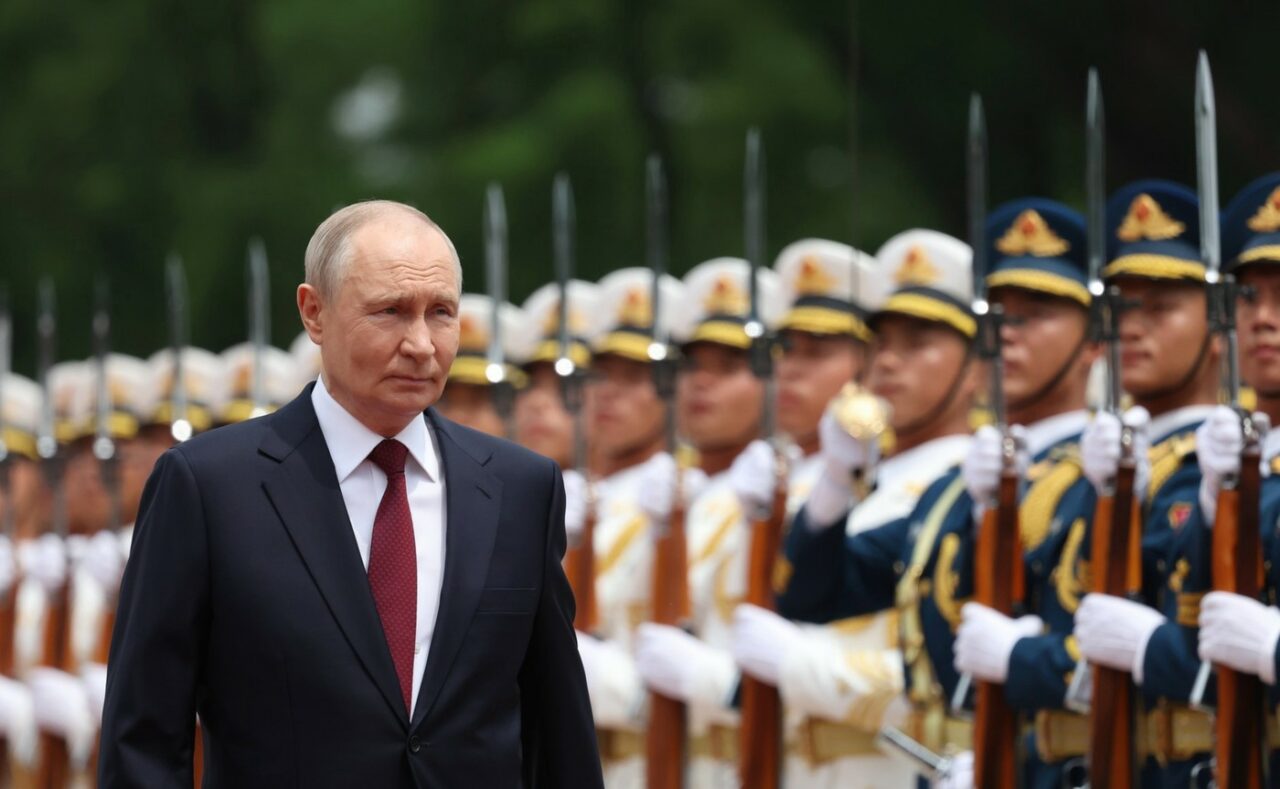 Putin a fost primit pe covorul roșu la Beijing, dar n-a plecat cu acordul pentru Power of Siberia 2 în buzunar. „Vizită mult mai simbolică, dar în politica externă simbolurile înseamnă mult”