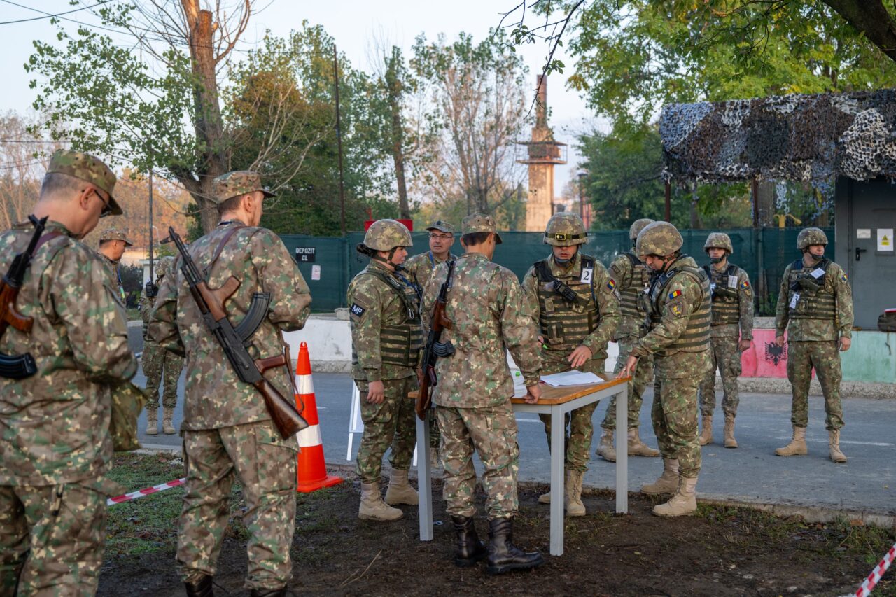 Armata cheamă rezerviştii la instruire în Alba şi Hunedoara. Ce riscă cei care nu se prezintă la convocare