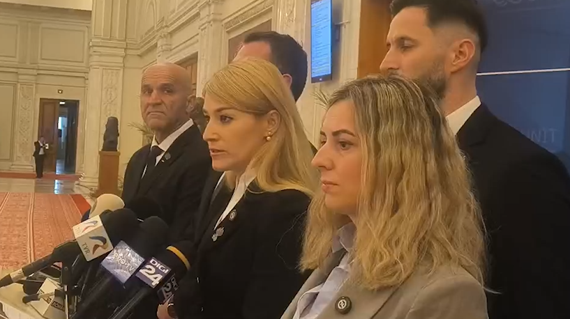 Bolojan a ajuns să fie susținut de cei pe care îi consideră „extremiști”. Parlamentarii UNIT nu votează moțiunea de cenzură inițiată de PSD și AUR