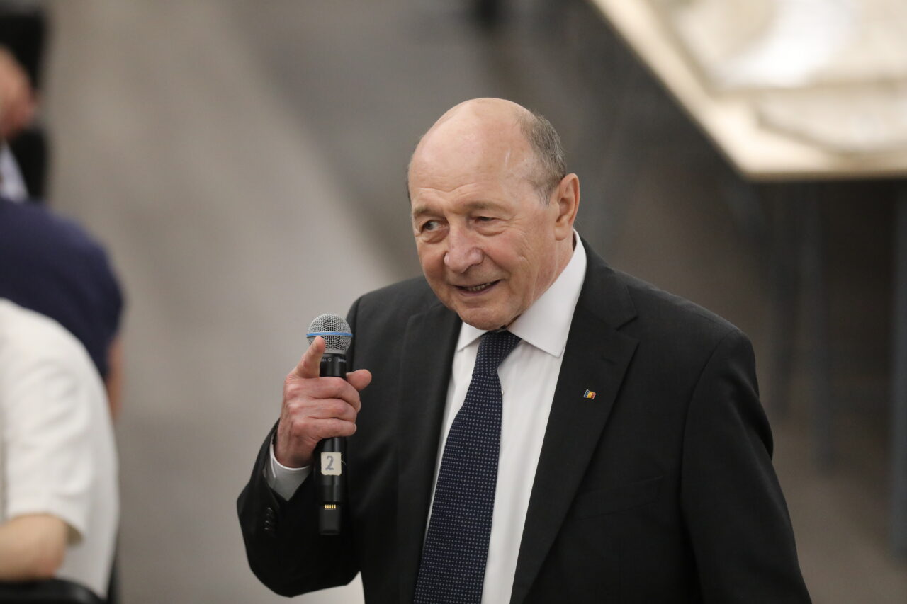 Traian Băsescu a bifat prezența la Zilele Studenților Timișoarei. Dan Alexa și Alfred Simonis, printre cei care au purtat dialoguri