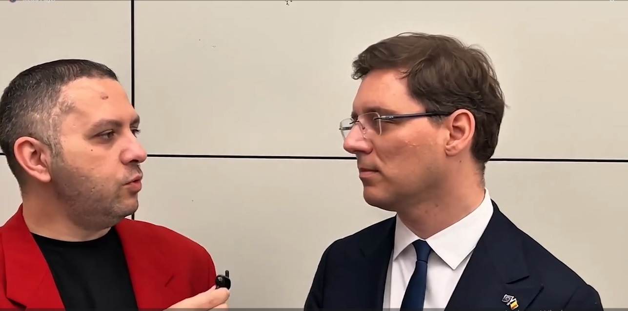 Victor Negrescu: Tinerii să întrebe politicienii