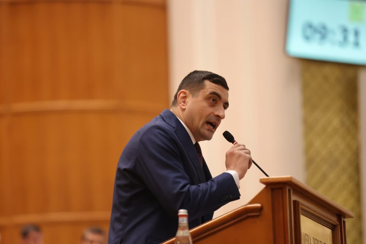 George Simion: „Dragi români, ați vrut apă, hrană, energie! Ați primit taxe, război, sărăcie!”