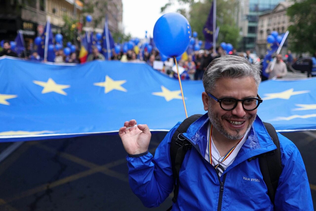 Protestatarul de serviciu al USR, acum și de Ziua Europeană