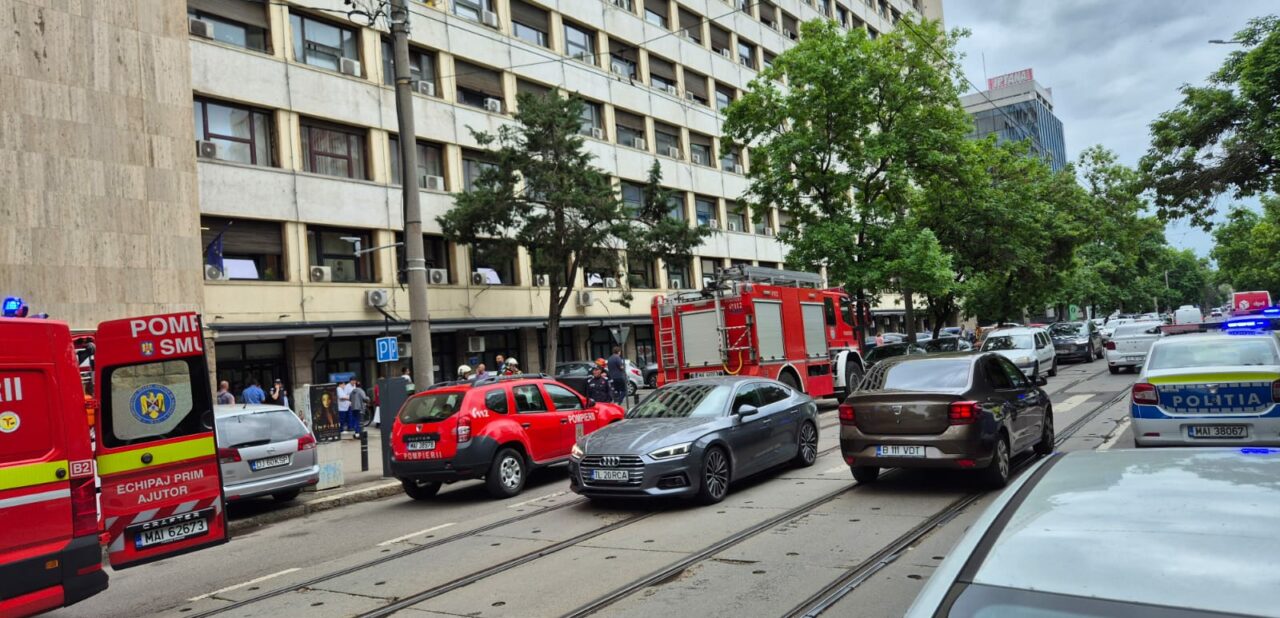 Un lift de la Ministerul Transporturilor a căzut în gol. Înăuntru se aflau șapte persoane. În ce stare sunt acum. Cablurile liftului ar fi fost schimbate ieri