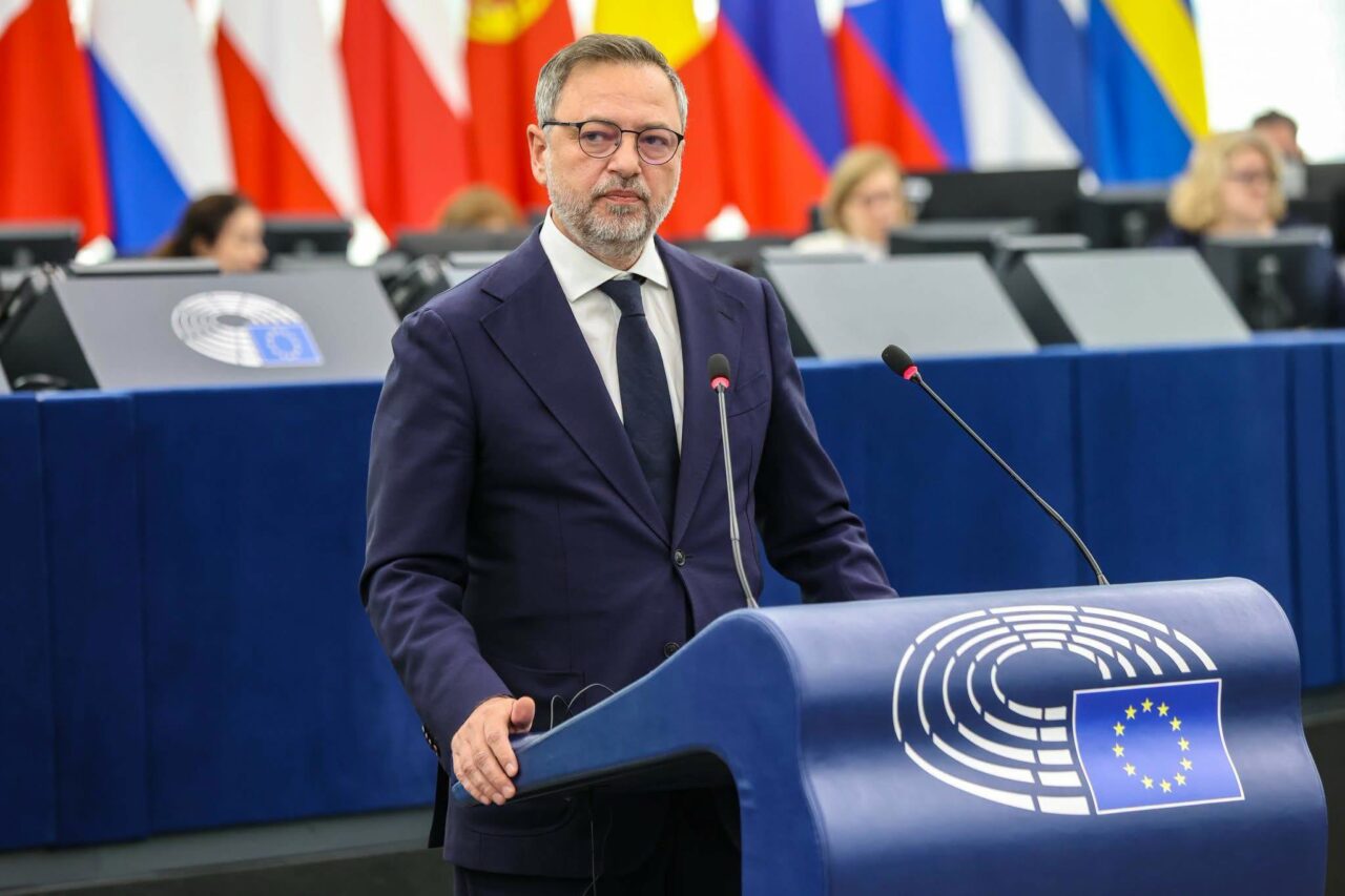 Un lider PNL acuză PSD că au adus în România modelul economic „Las Fierbinți”: „Consumi pe caiet, dar altcineva plătește datoria”