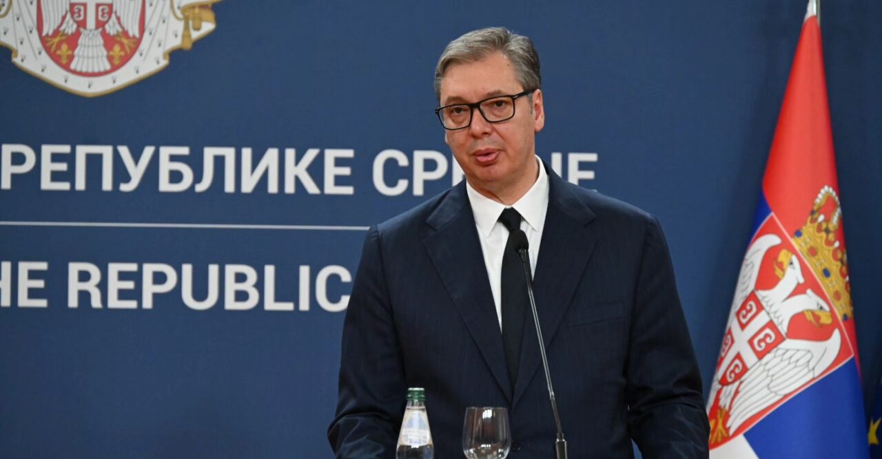 Serviciile secrete îi cer lui Aleksandar Vučić să-și anuleze plecarea la summitul UE din Muntenegru. Care este motivul și cum răspunde președintele sârb