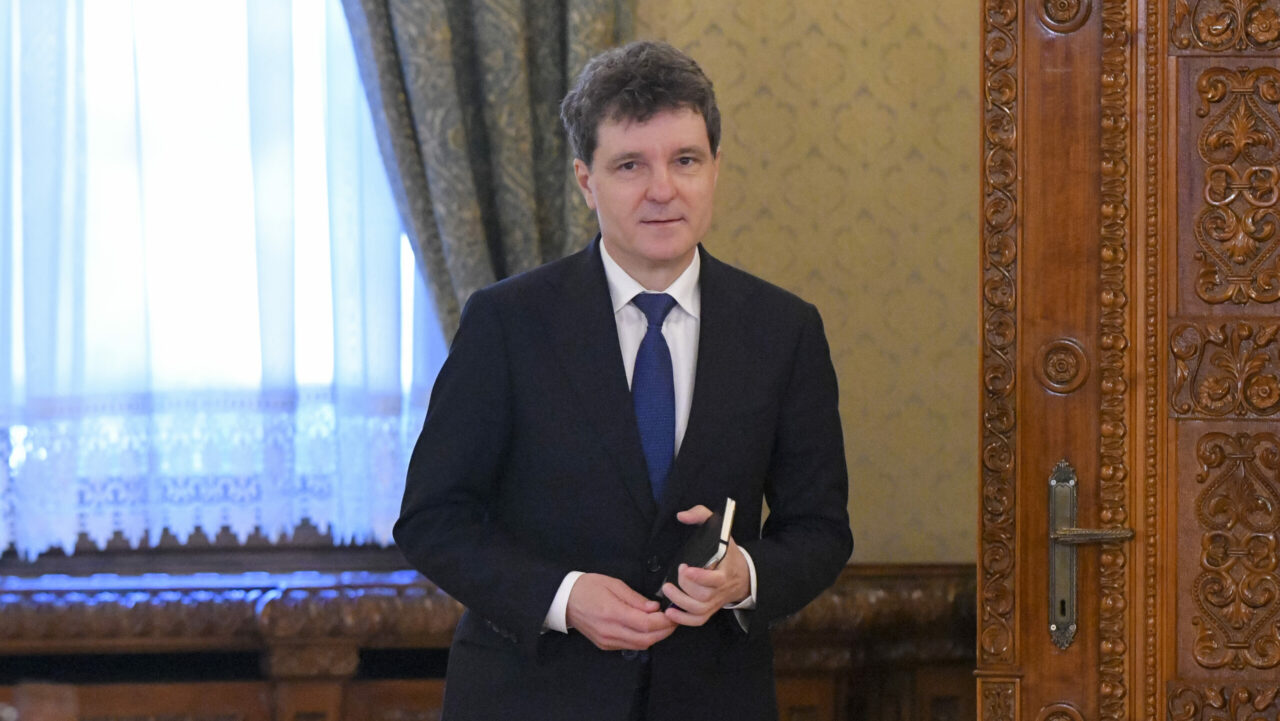 Nicușor Dan, în impas, după 4 săptămâni de criză politică. Nominalizarea lui Tomac, așteptată pentru ieri, a eșuat. Azi a reluat consultările informale – SURSE