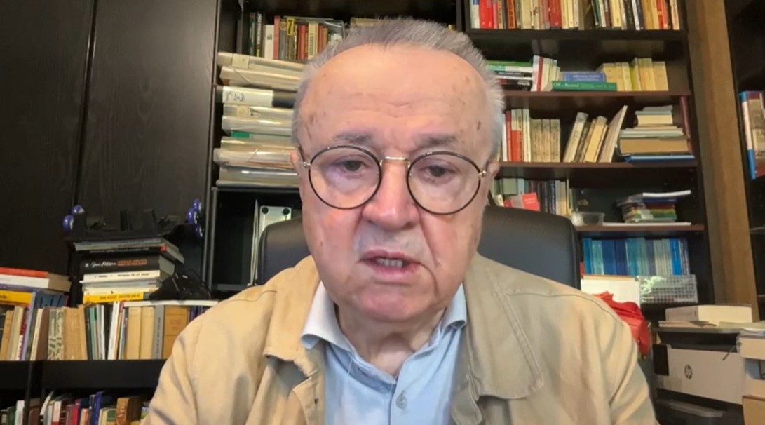 Ion Cristoiu: Dând lui Nicușor Dan dreptul de a face guvern prezidențial, partidele parlamentare s-au autodizolvat
