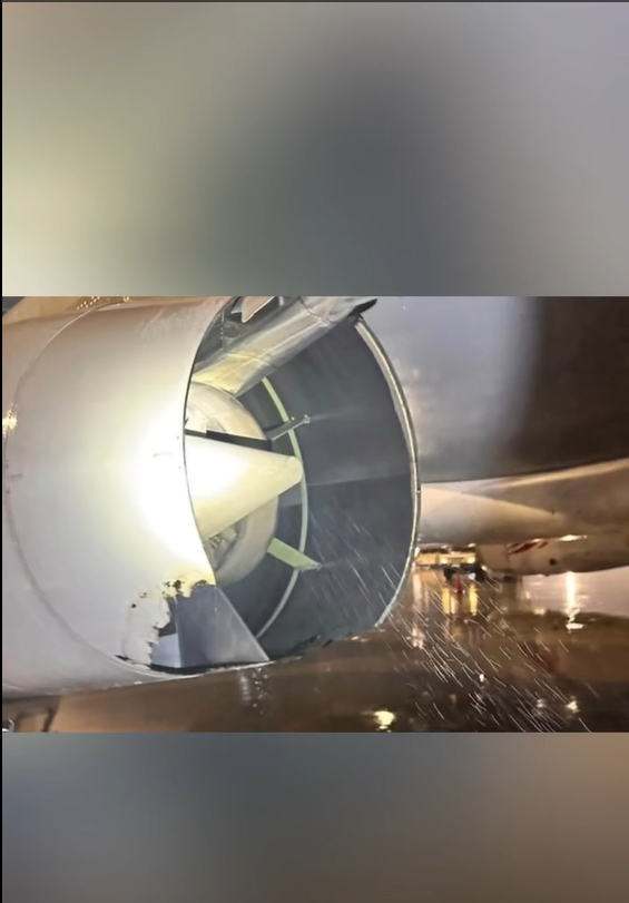 Panică la bordul unui avion, după ce a fost lovit de fulger. Aeronava cu cei 207 de pasageri a aterizat de urgență