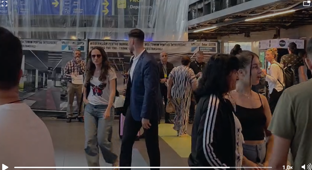 Inedit. Oana Țoiu aterizează incognito pe Otopeni.