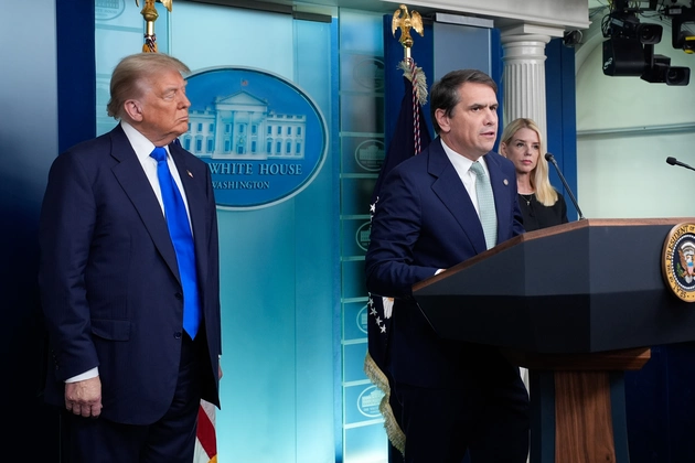 Trump continuă să-și pună oamenii în funcții de top. Președintele SUA vrea să-l pună pe Todd Blanche în funcția de procuror general