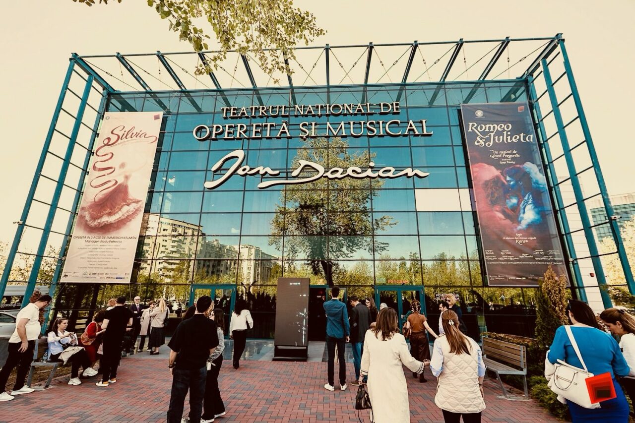 Cum răspunde Teatrul Național de Operetă și Musical „Ion Dacian” campaniei de dezinformare: „Articolele ignoră complet contextul”