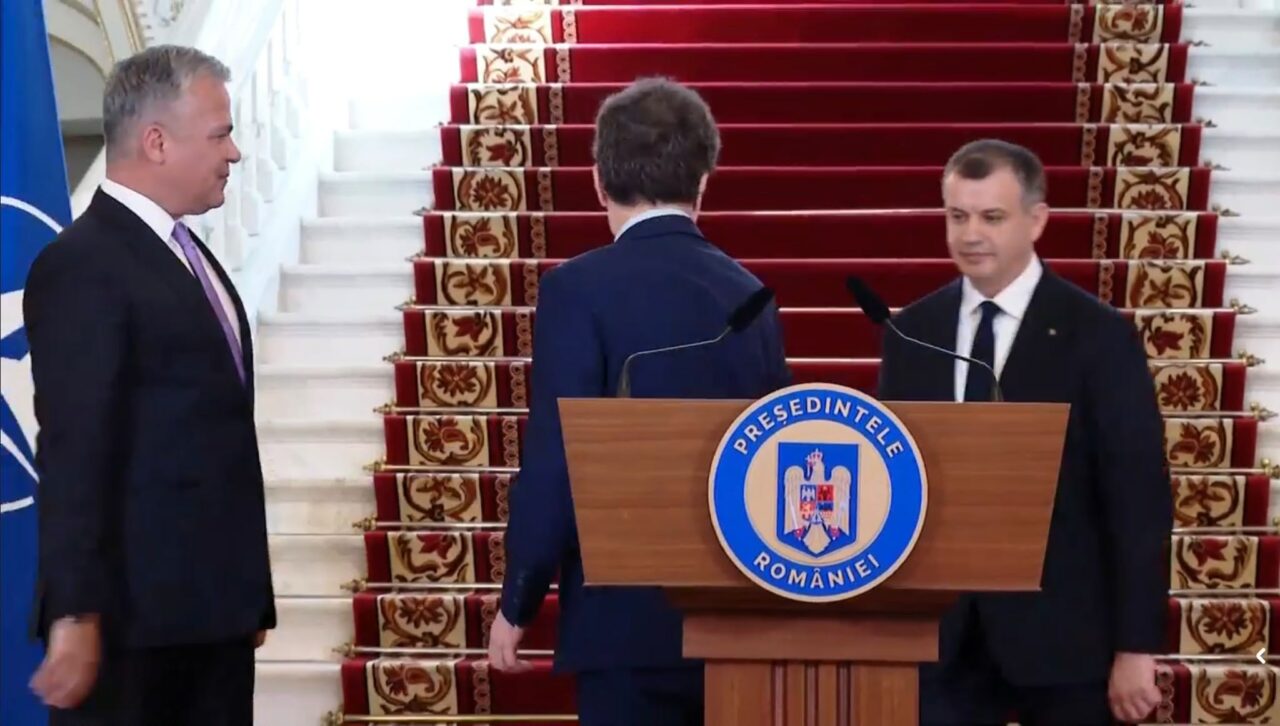 Eugen Tomac explică, în exclusivitate pentru Gândul, de ce nu a mai ajuns la vot în Parlament. Dezminte scenariile că ar fi fost doar un „iepure” pentru ca Nicușor Dan să câștige timp. Ce-i urează lui Adrian Veștea, noul premier desemnat