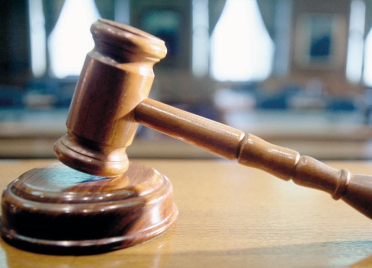 Tânărul care a ucis doi tineri în 2 Mai fusese cercetat pentru deținere de droguri, dar a scăpat de urmărirea penală. Cum au justificat magistrații