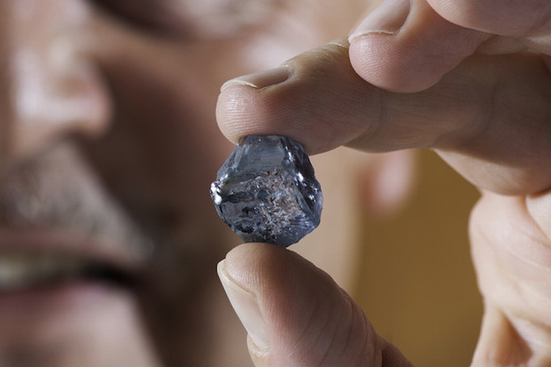toilet lottery twelve Un diamant albastru rar, descoperit într-o mină din Africa de Sud