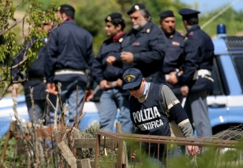 Trei migranţi ilegali au murit şi mai mulți au fost răniţi pe o șosea din Austria. Duba în care se aflau s-a răsturnat