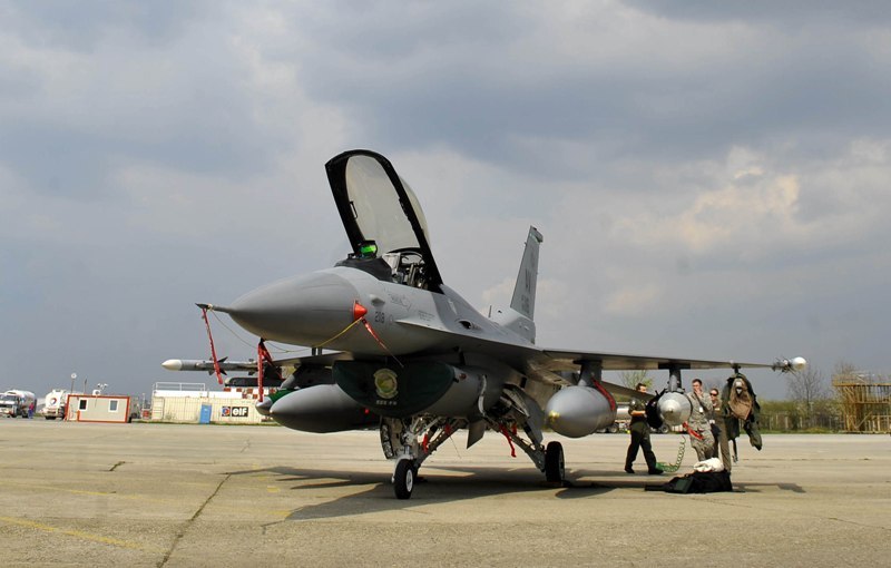 Guvernul a aprobat achiziționarea a 32 de aeronave F-16 din Norvegia. Cât costă avioanele