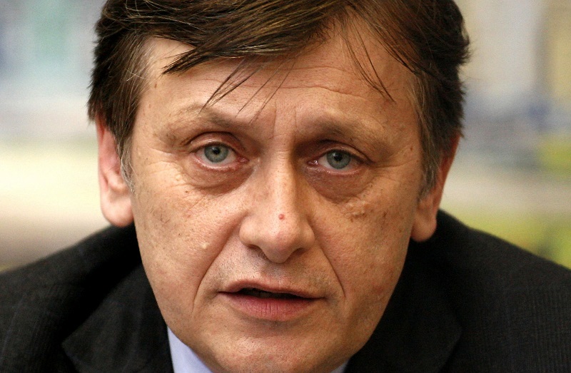 Crin Antonescu, atac DUR la adresa conducerii PNL: E mediocritate și IMPOSTURĂ / „Lupta pentru președinție pare un joc de umbre”