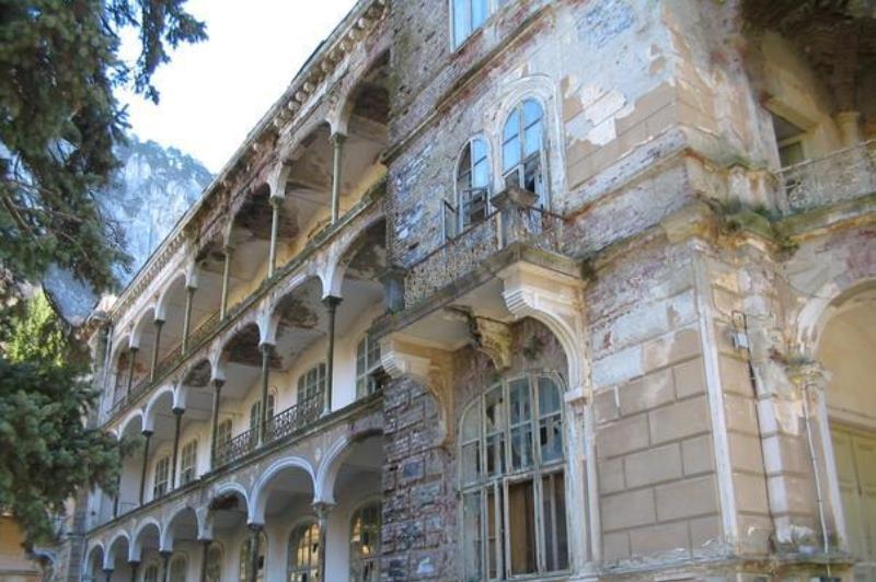 STAȚIUNEA balneară din România, lăsată în paragină. Era unică în Europa și o bijuterie a țării noastre, dar acum e ocolită de turiști