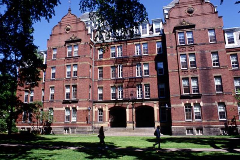 HARVARD, pierderi de 2,2 miliarde de dolari după ce a refuzat cererile Administrației Trump/Prestigioasa universitate contraatacă în instanță