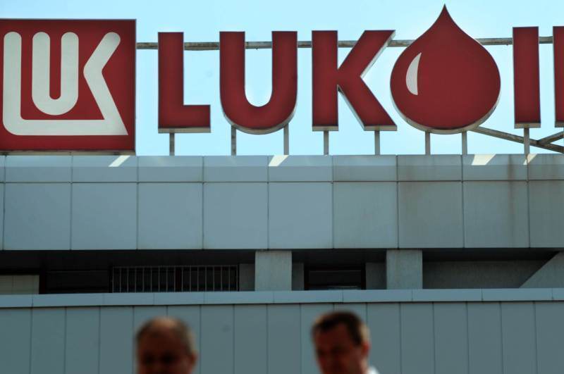 Amendă de 600.000 de lei pentru benzinăriile Lukoil! ANPC a făcut anunțul: 12 puncte de lucru au fost închise temporar