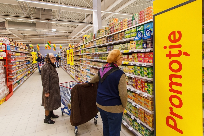 Avertismentul unui celebru analist economic: „Pentru mulţi dintre români, vizita la hipermarket va fi ca la muzeu“