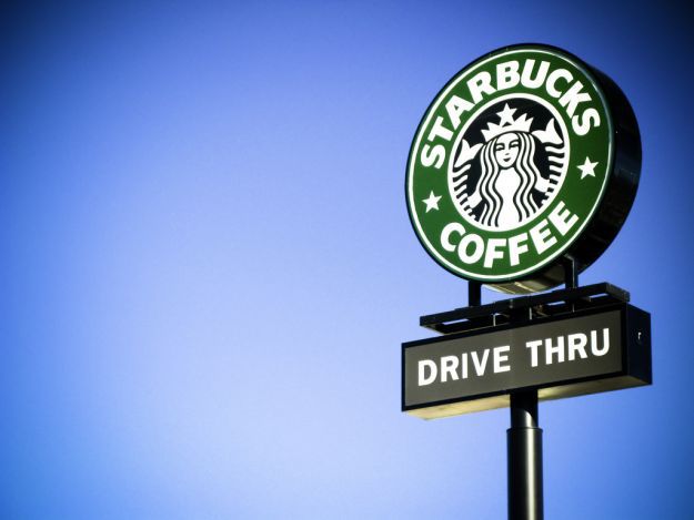 Beneficiile oferite noului CEO Starbucks stârnesc controverse. Ce îi reproșează ecologiștii