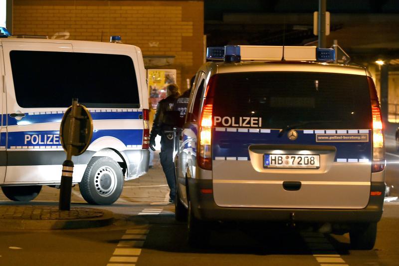 Islamiști care ar fi plănuit un atac TERORIST cu „o mașină”, în seara de Anul Nou, asupra catedralei din Koln, arestați în Germania