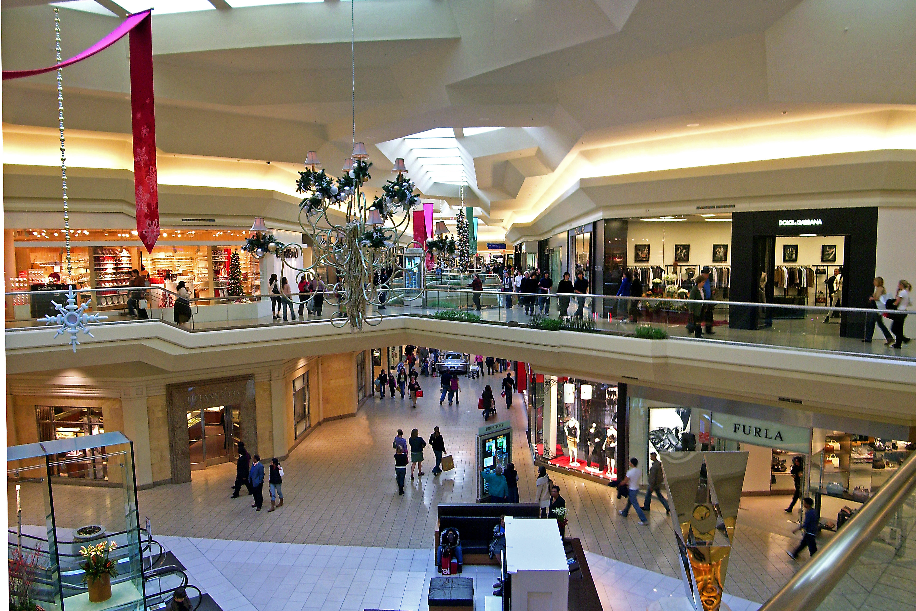 Programul mall-urilor din București de Crăciun 2022 și Revelion 2023