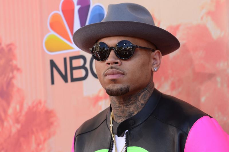 Celebrul artist american Chris Brown, ARESTAT într-un hotel din Manchester, după ce a lovit un producător. Muzicianul a fost dat în judecată