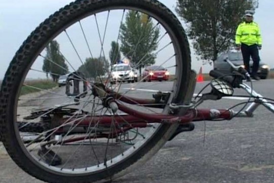 MOARTE cumplită pentru un copil de 8 ani din Galați, în ultima zi de vacanță. A căzut de pe bicicletă, iar ghidonul i-a străpuns gâtul