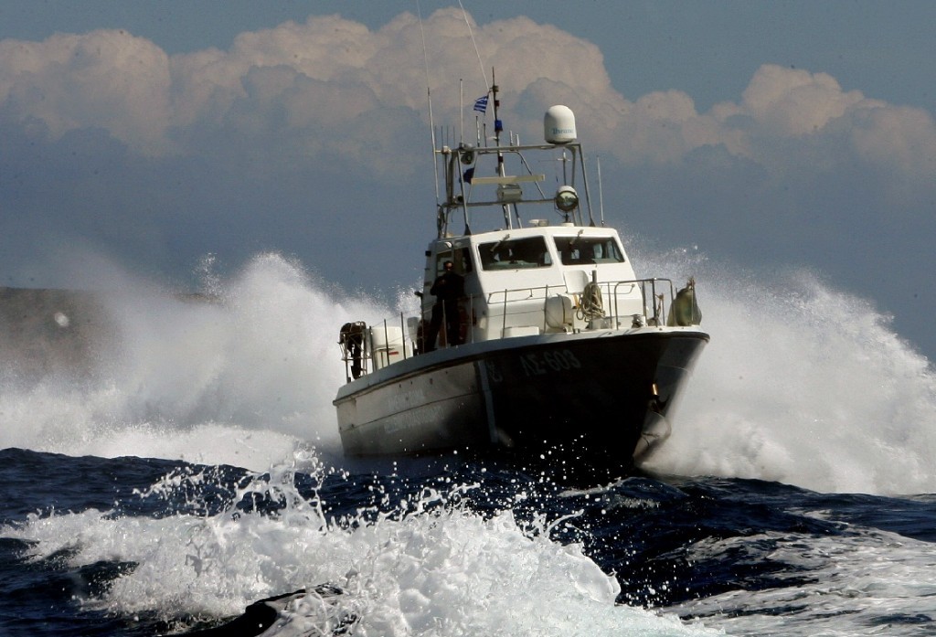 Prins de Garda de Coastă în timp ce pescuia ilegal STURIONI în Marea Neagră. Cum a încercat să scape