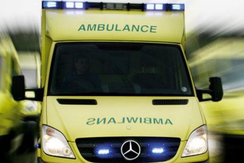 Un pacient a murit într-o ambulanță în fața unui spital din Anglia. Paramedici: ”Nu este corect, este o nebunie”