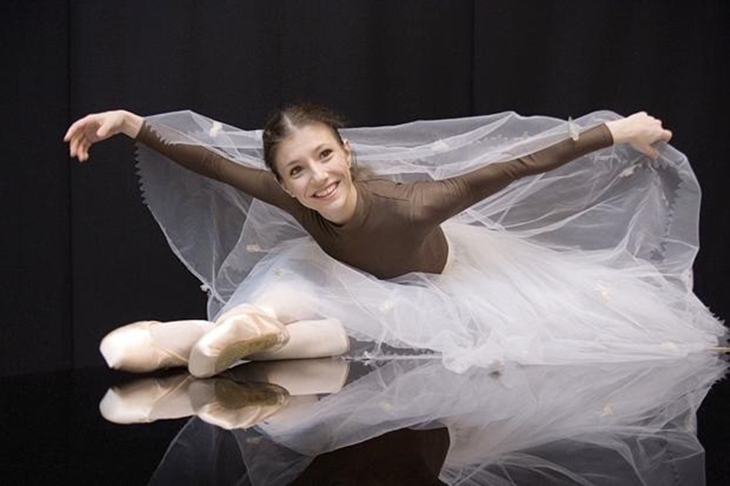 Promote Oar these Cea mai valoroasă balerină a României, din nou la București. Cum a  reacționat publicul când a văzut-o pe Alina Cojocaru