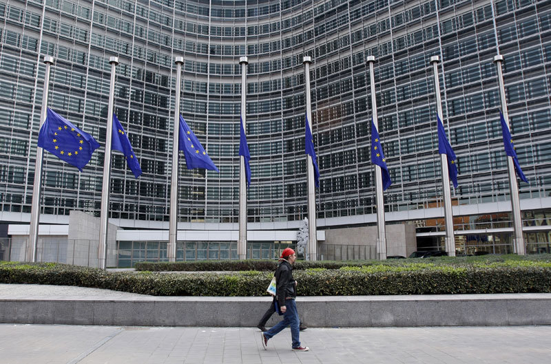 UE vrea să interzică gazele rusești fără acordul Ungariei și Slovaciei. Regula UNANIMITĂȚII ar putea fi înlocuită