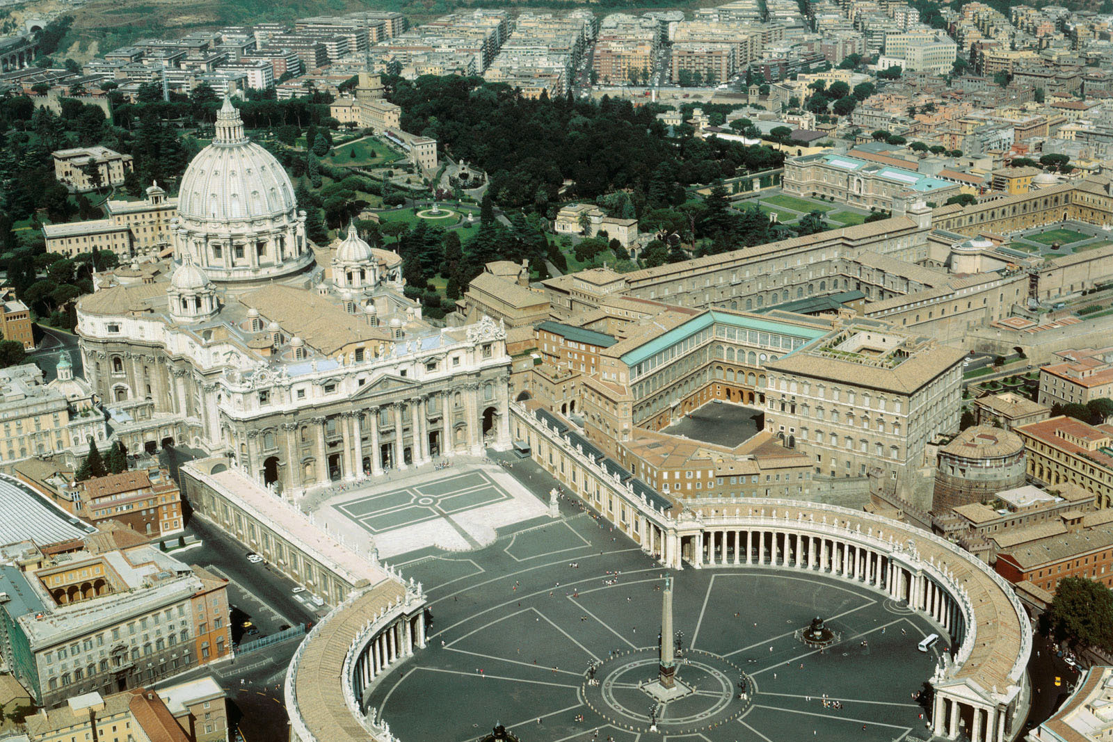 Biserica Catolică nu va binecuvânta căsătoriile între persoane de acelaşi sex, deoarece consideră homosexualitatea un „păcat”