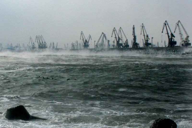 Porturile de la Marea Neagră sunt închise, din cauza vremii nefavorabile. Este cod galben de vânt pe litoral