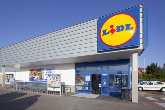 Lidl le dă bonus angajaților din SUA care se vaccinează anti-COVID! Câți bani vor primi