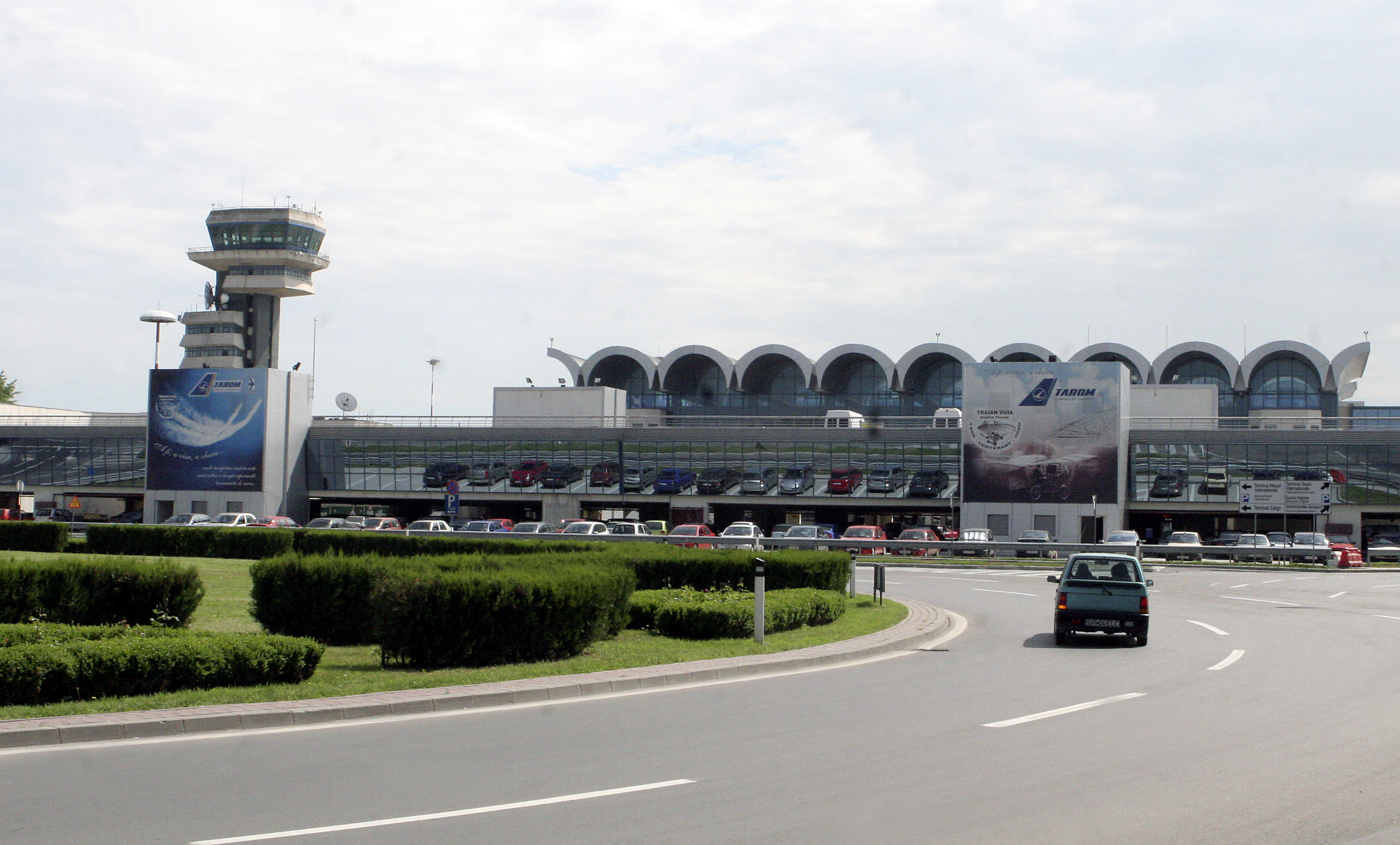 Peste 150 de zboruri au fost întârziate sau anulate în ultima săptămână pe Aeroportul “Henri Coandă”. Care au fost cauzele