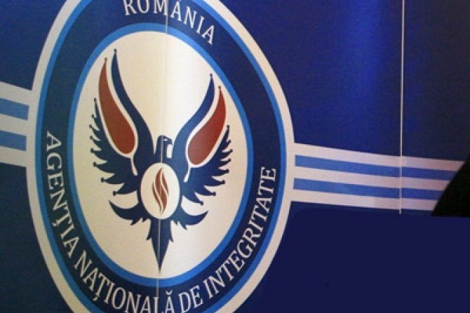 Zece persoane, între care un manager de spital și un director de penitenciar, găsite în incompatibilitate şi conflict de interese de ANI