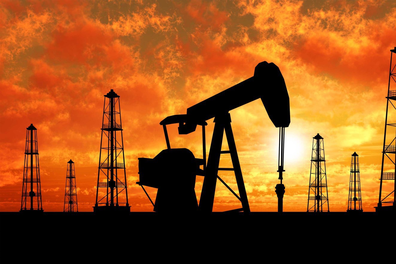 Ucraina este „complet dependentă” de importurile de combustibil după ce cea mai mare rafinărie de petrol a fost distrusă, afirmă președintele unui grup industrial