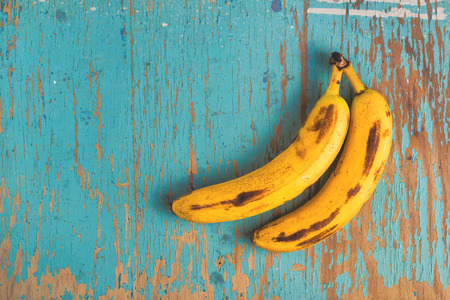 Ce a găsit o femeie în punga cu BANANE de la supermarket. Autoritățile au mers imediat la ea acasă!