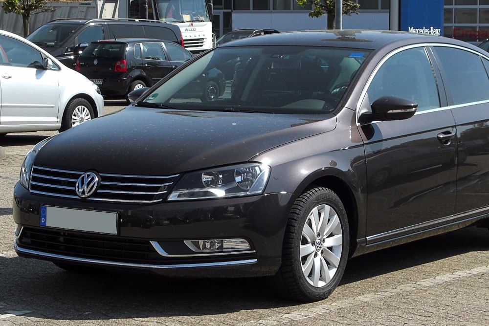 Cât a ajuns să coste un VW PASSAT la mâna a doua, din Germania/Românii trebuie să strângă bani 15,4 luni ca să-și permită o asemenea mașină