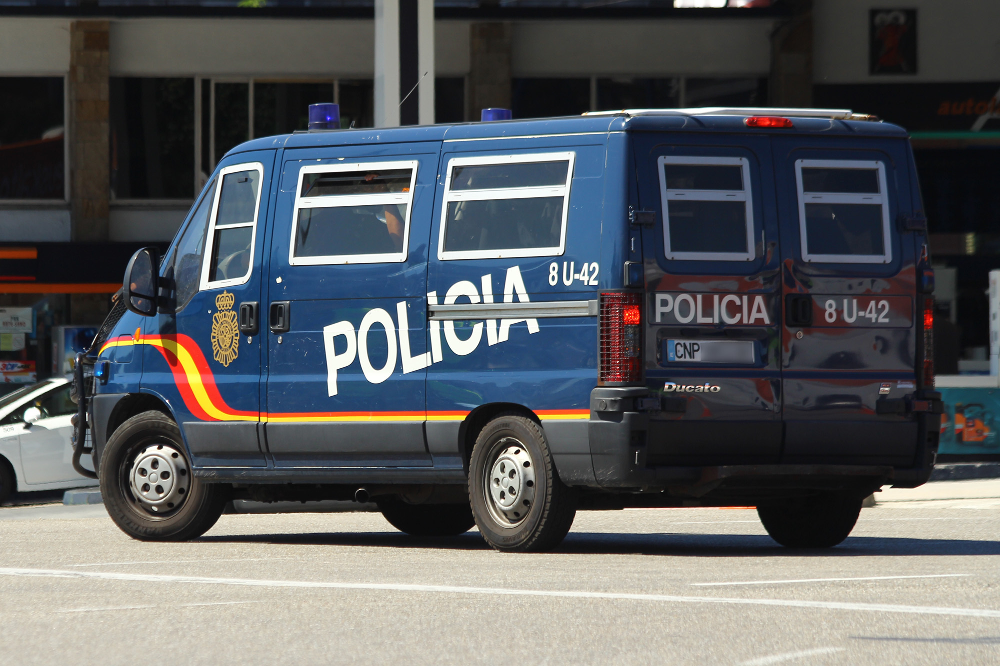 Incidente VIOLENTE în școli. Un adolescent a înjunghiat trei profesori și un elev la o școală din sudul Spaniei, amenințând că îi ucide