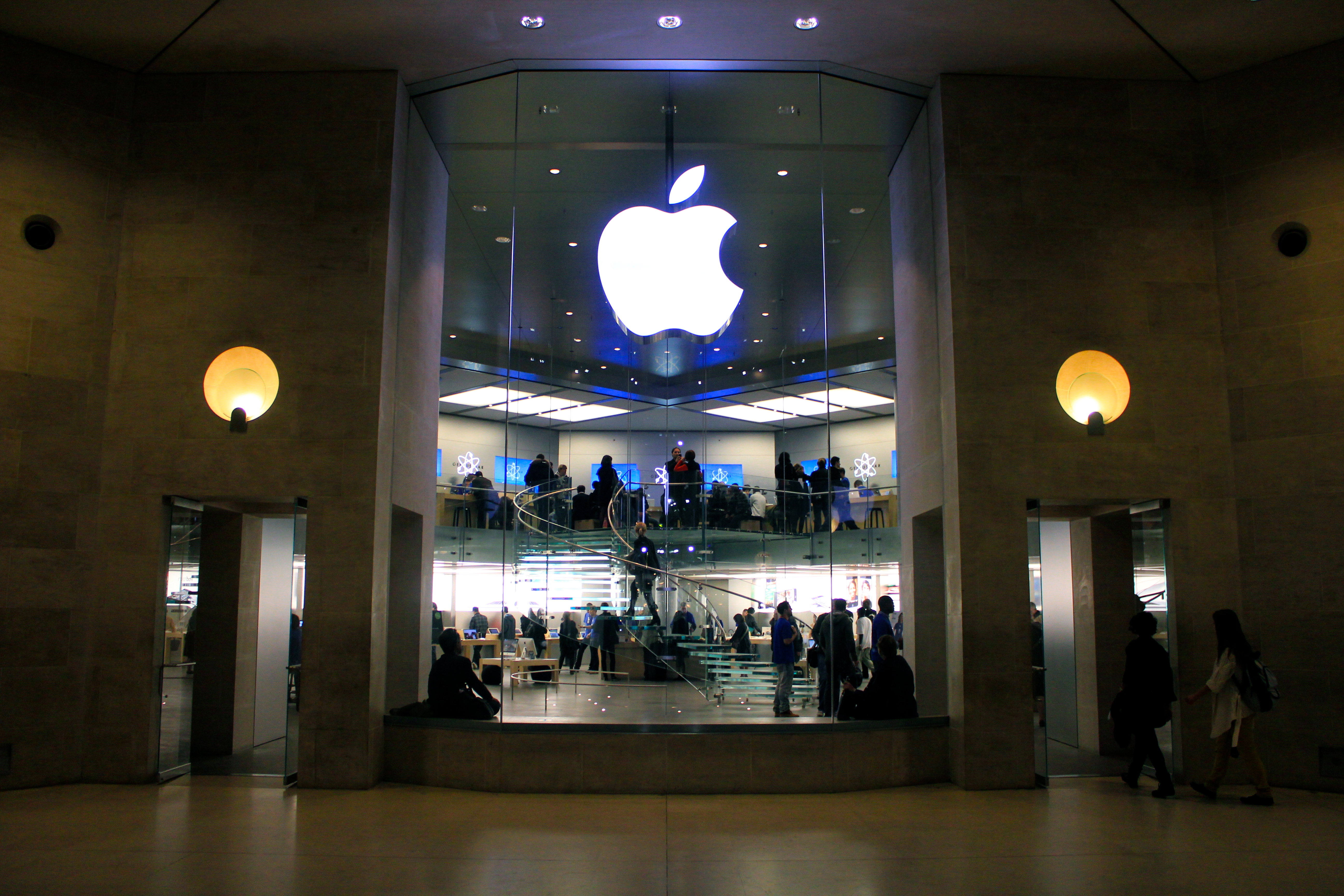 Motivul pentru care Apple întrerupe vânzările de ceasuri inteligente Seria 9 şi Ultra 2 în Statele Unite