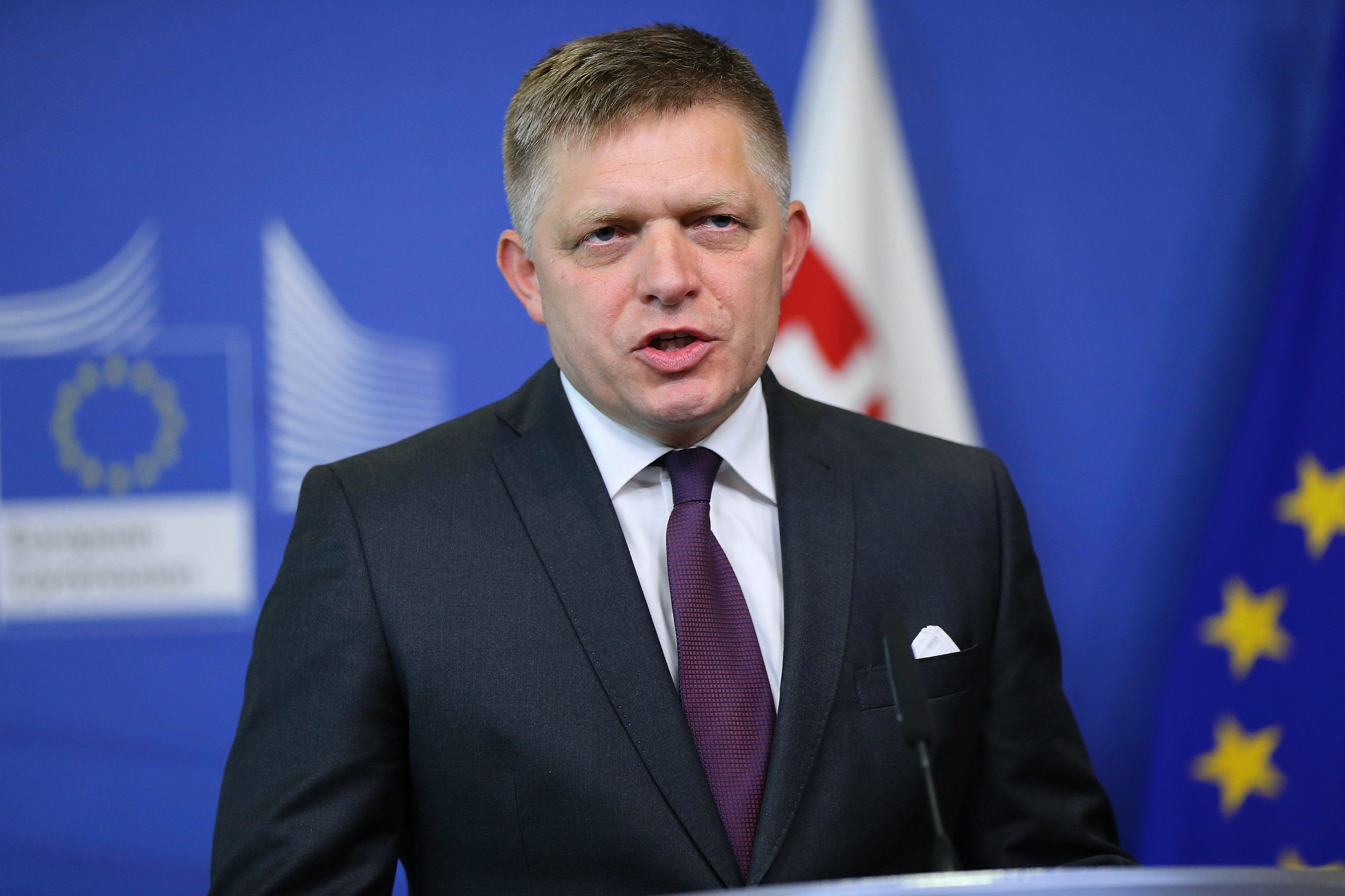 Robert Fico „se zbate între viață și MOARTE” în spital / Medicii iau în calcul să-l transfere la Bratislava